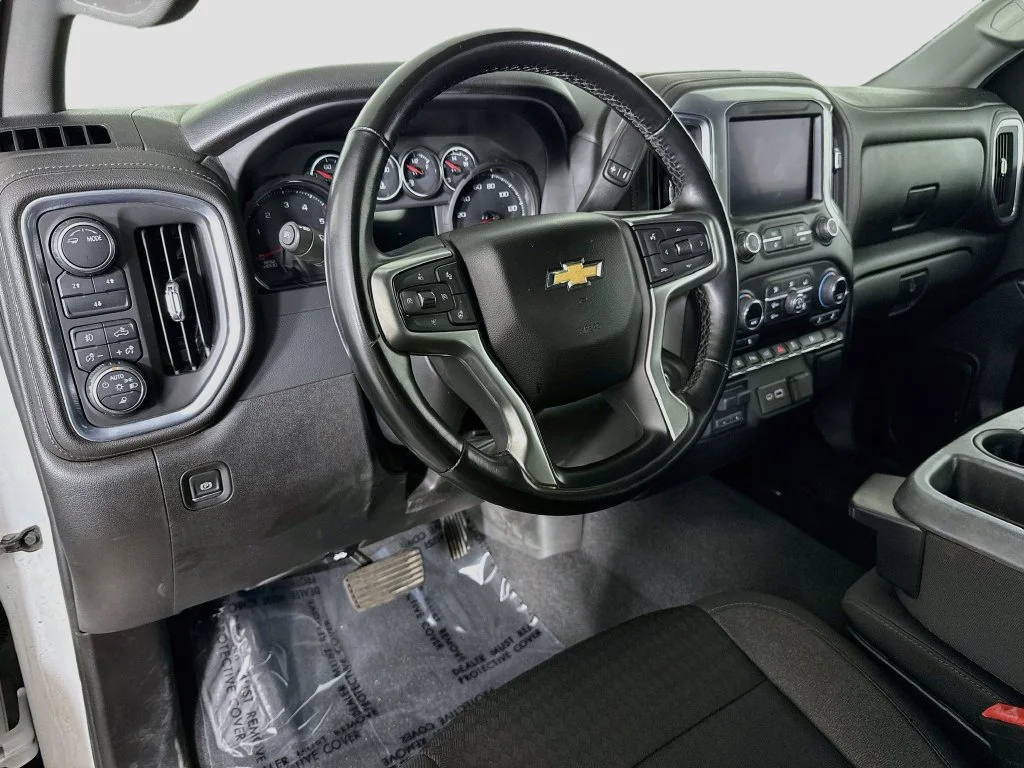 Used 2023 White Chevrolet LT image 9