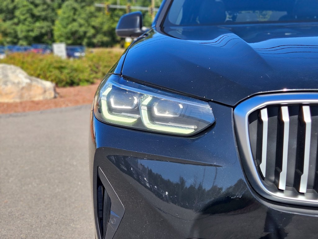 Used 2023 Jet Black BMW xDrive30i image 9