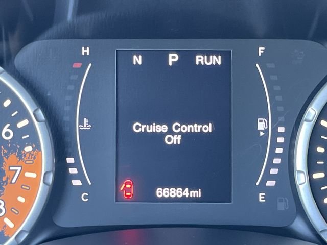 Used 2018 Glacier Metallic Jeep Latitude image 28