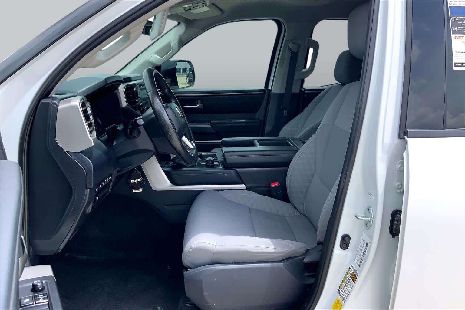 Used 2023 Ice Cap Toyota SR5 image 8