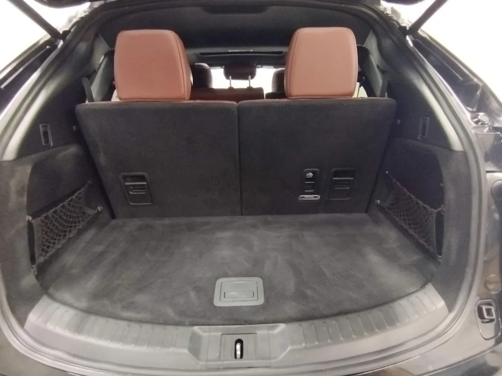 Used 2017 Black Mazda Signature image 17