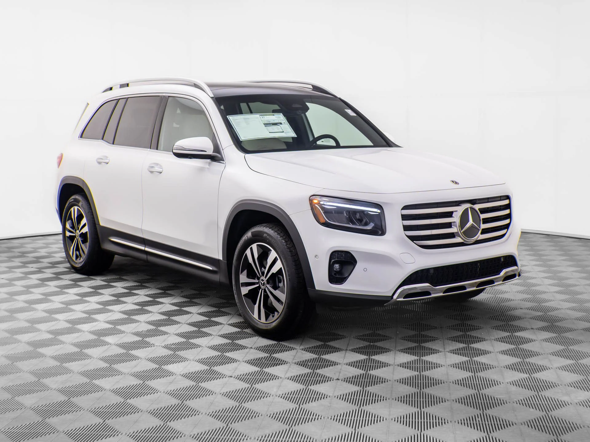 New 2026 White Mercedes-Benz GLB 250 image 7