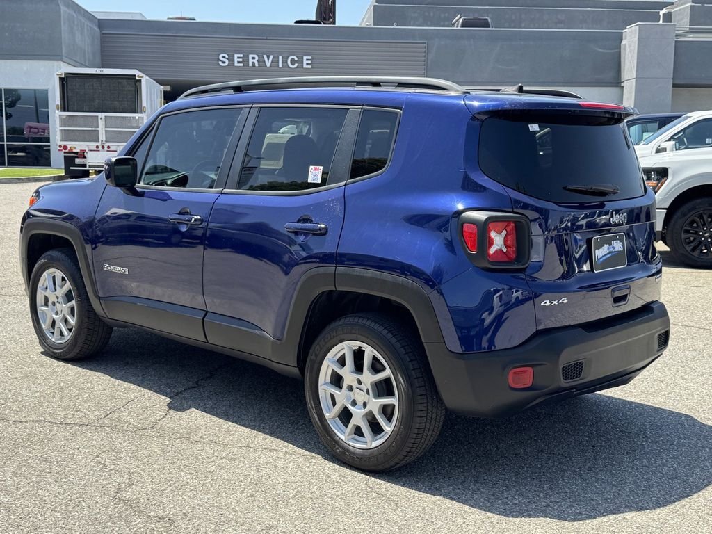 Certified Used 2019 Jetset Blue Clearcoat Jeep Latitude image 4