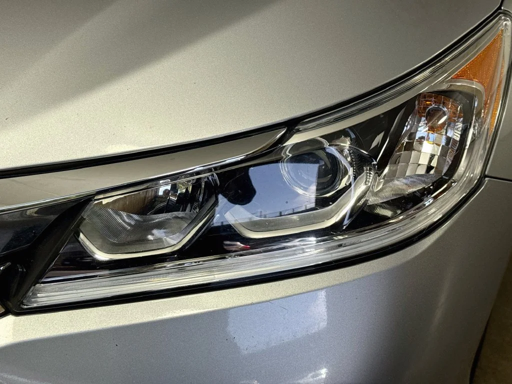 Used 2016 Silver Honda EX-L image 38