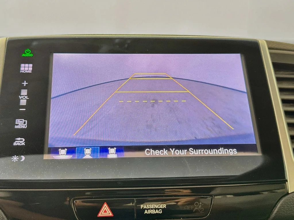 Used 2016 Silver Honda EX-L image 16