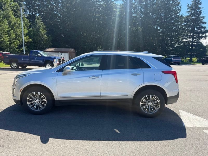 Used 2018 Silver Cadillac Luxury image 9