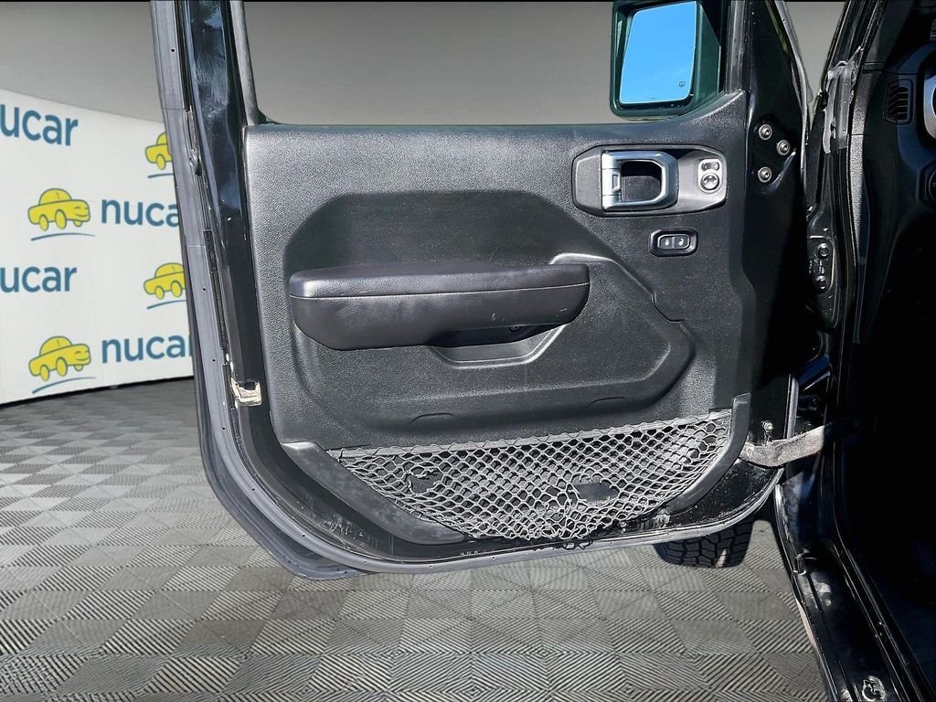 Used 2020 Black Jeep Sport image 9