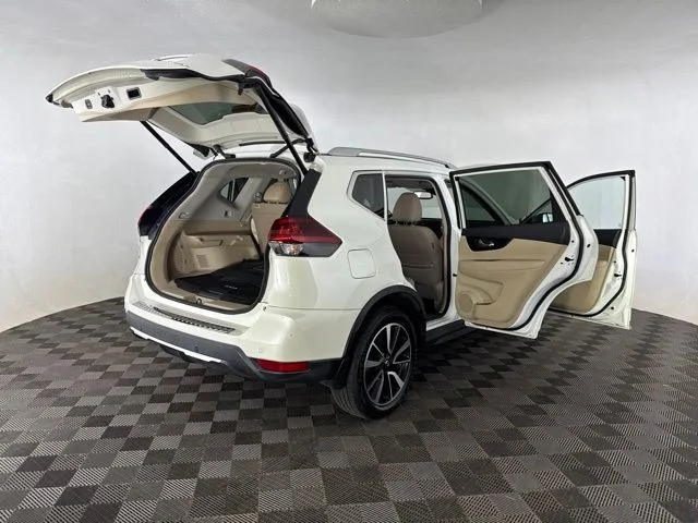Used 2020 White Nissan SL image 14
