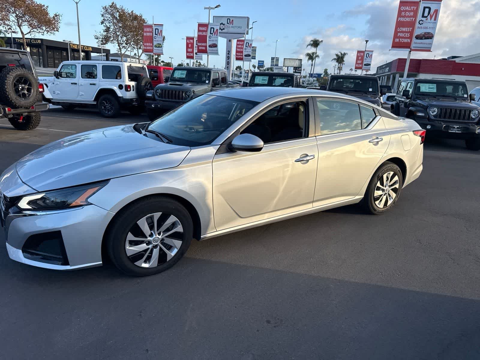 Used 2023 Brilliant Silver Metallic Nissan 2.5 S image 21