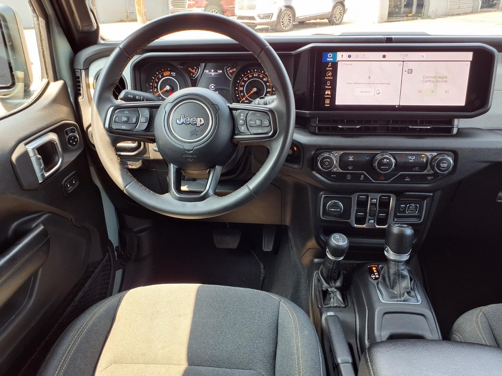 Used 2024 Earl Clear Coat Jeep Sport image 4