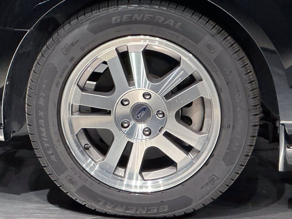 Used 2005 Black Ford  image 14