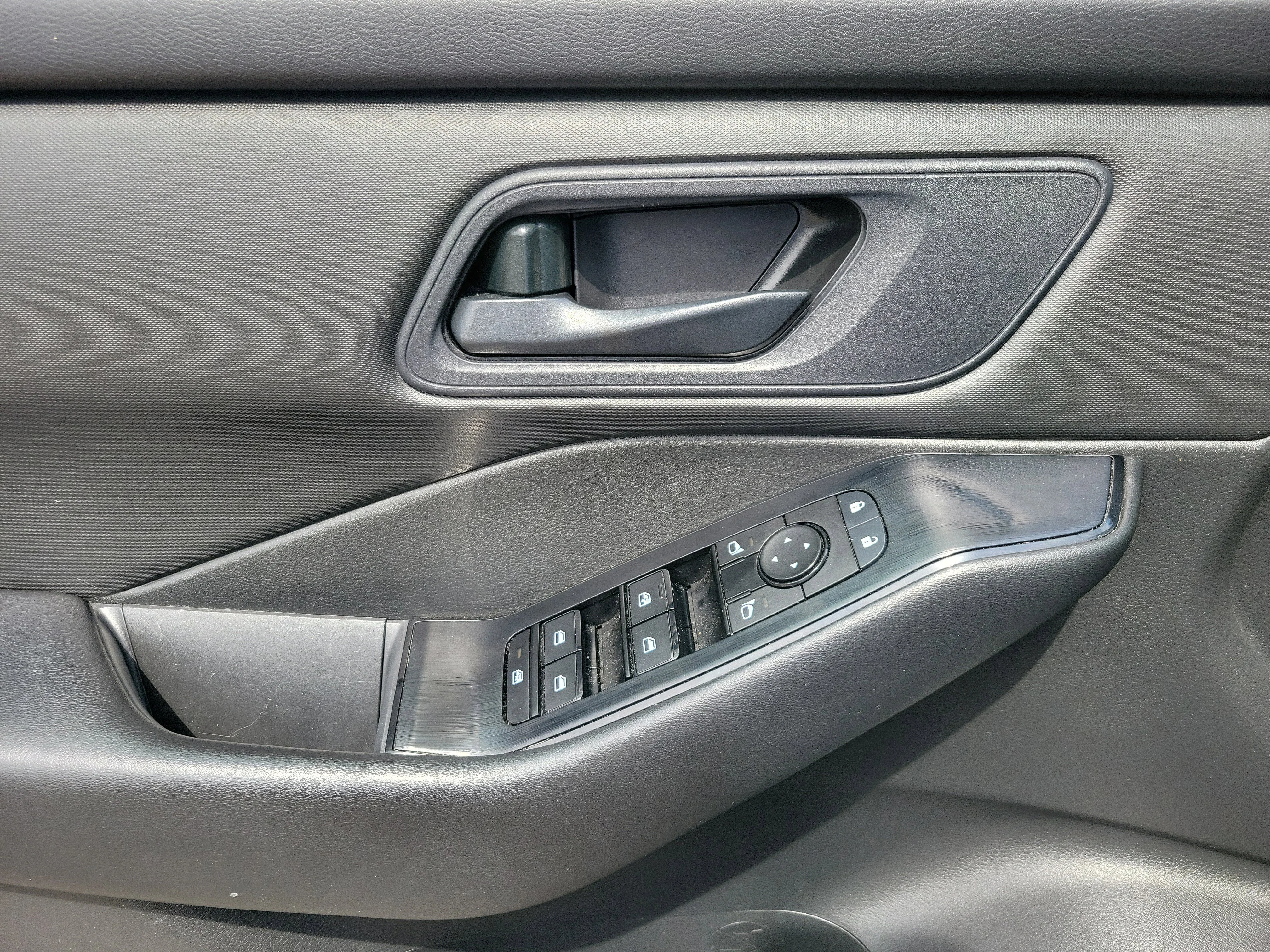 Used 2024 Brilliant Silver Metallic Nissan S image 8