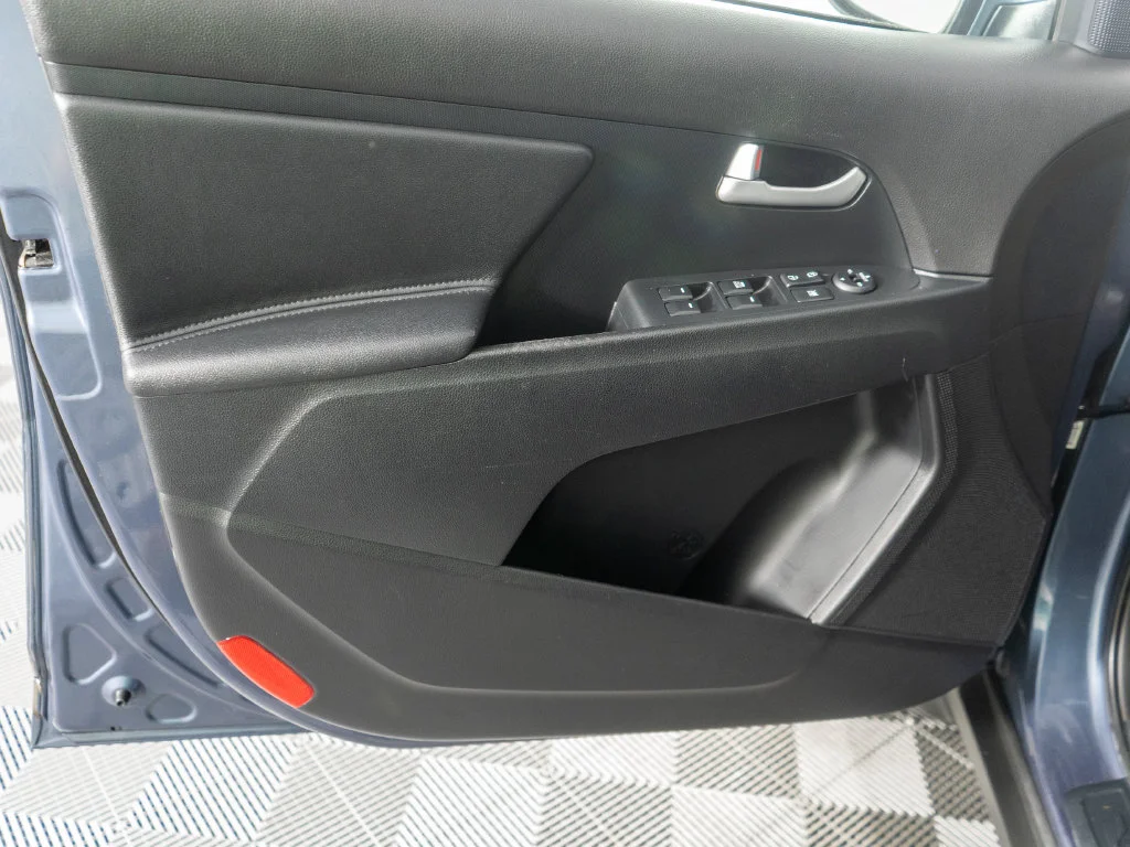 Used 2015 Blue Kia LX image 21
