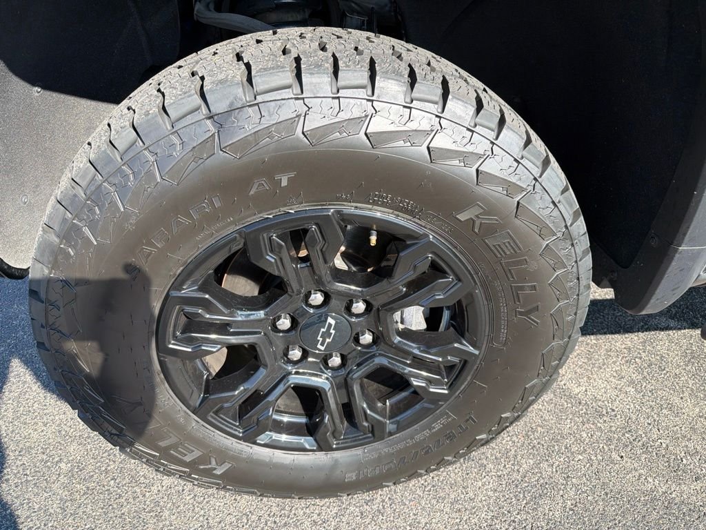 Used 2023 Black Chevrolet ZR2 image 13