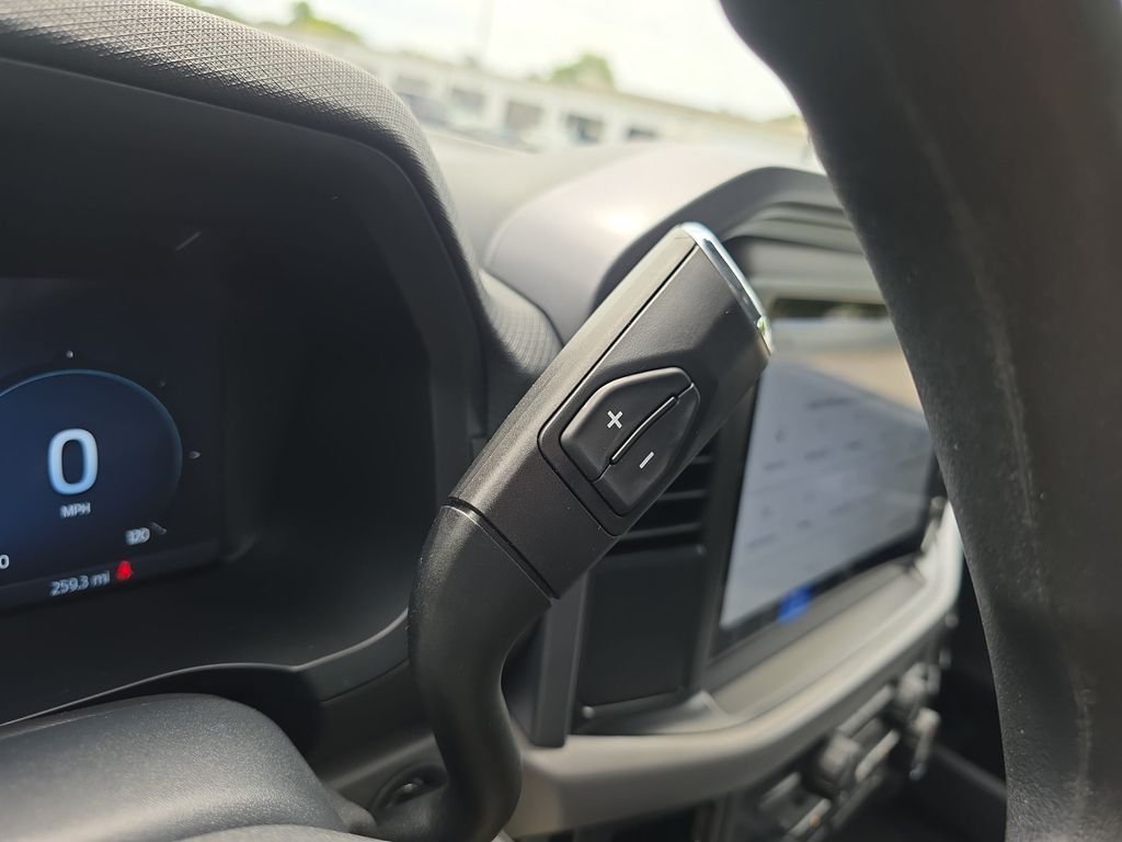 Used 2025 Silver Ford XLT image 22