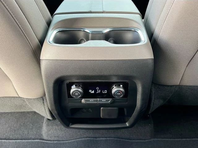 2026 GMC Acadia Elevation - Photo 18