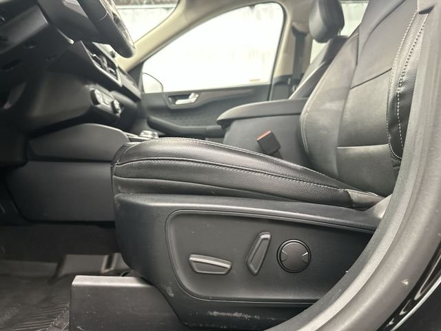 Used 2020 Black Metallic Ford Titanium image 17