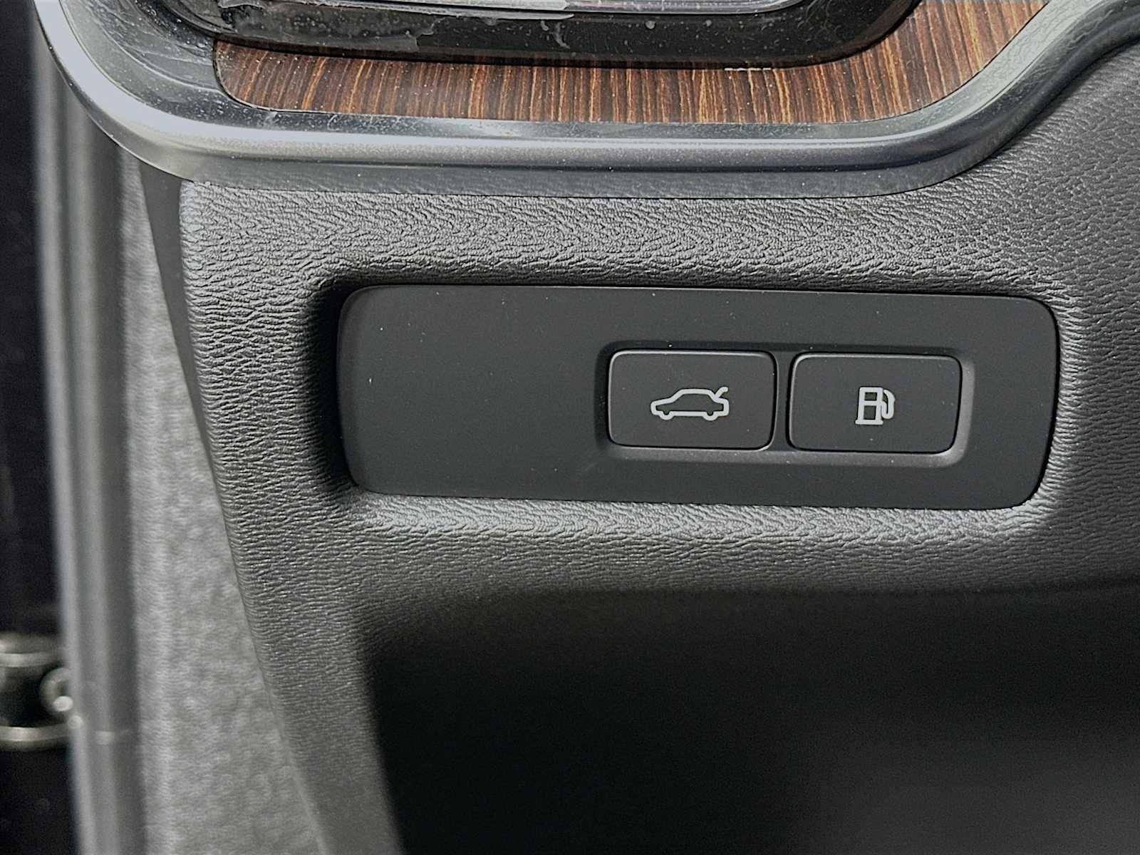 Certified Used 2023 Onyx Black Volvo Plus image 10