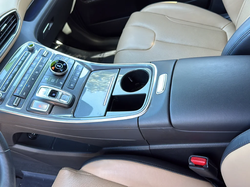 Used 2023 Gray Hyundai Calligraphy image 19