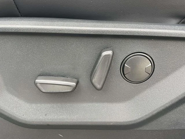 New 2025 White Ford Tremor image 14