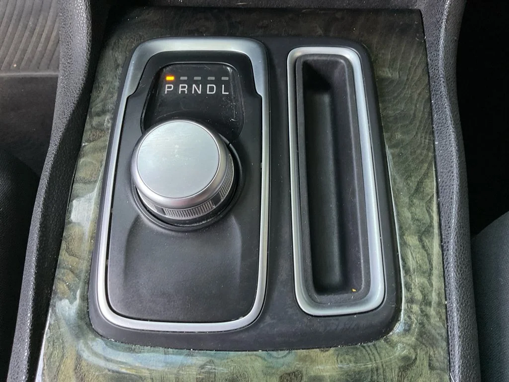Used 2018 Gray Chrysler Limited image 38