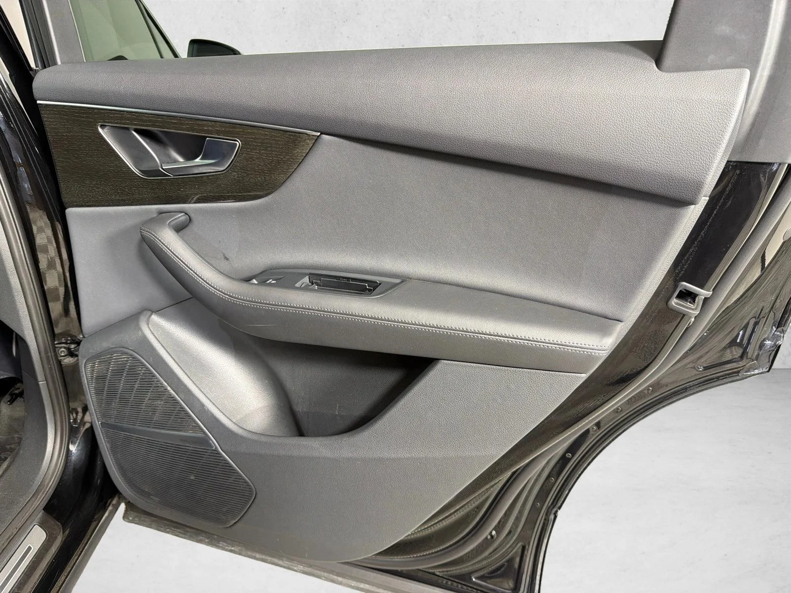 Used 2023 Mythos Black Metal Audi Premium Plus image 18