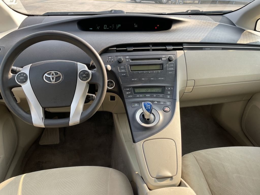 Used 2010 Gold Toyota II image 15