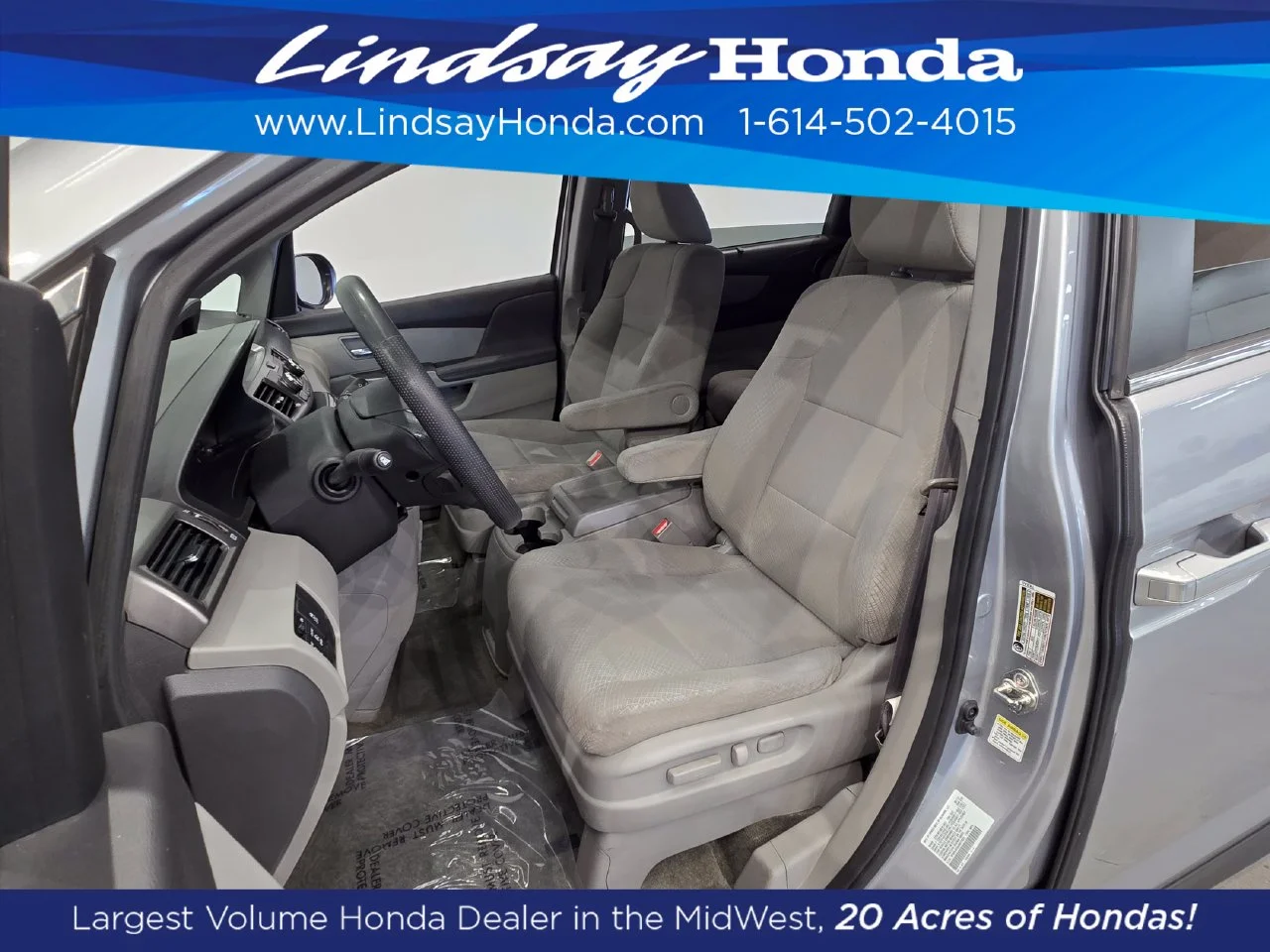 Used 2017 Lunar Silver Metallic Honda SE image 12