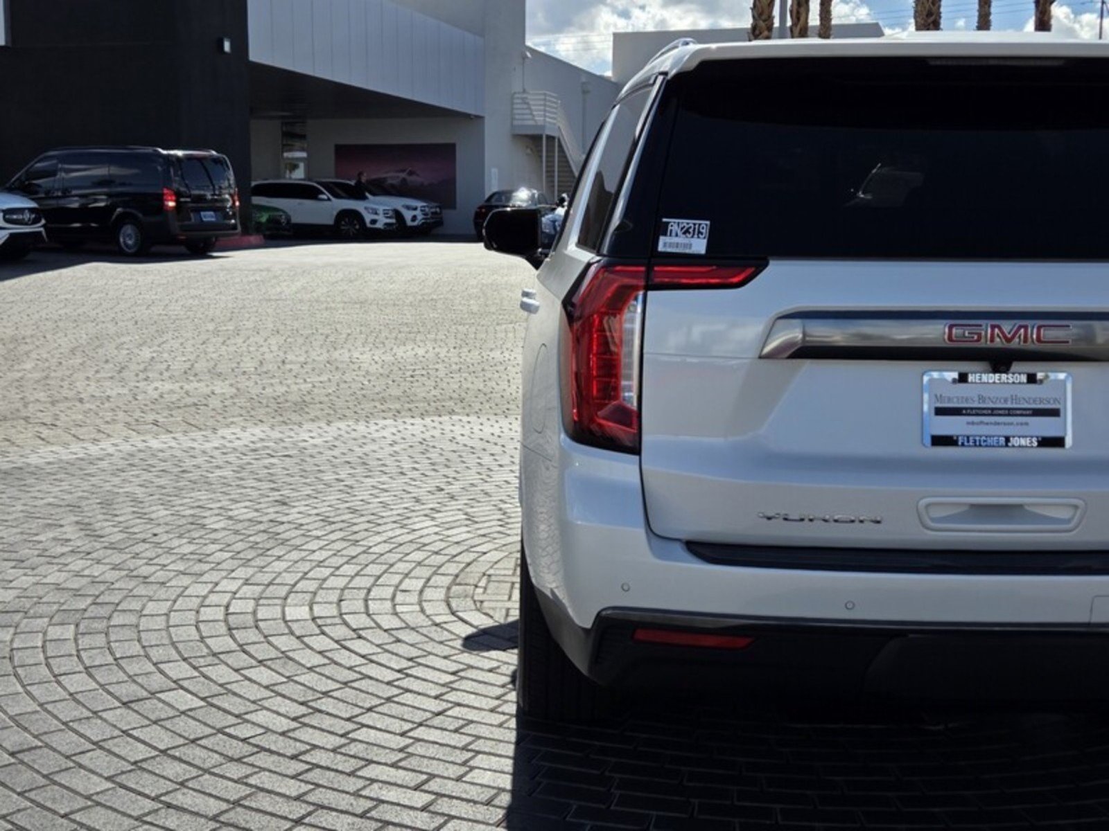 Used 2021 White Frost Tricoat GMC AT4 image 11