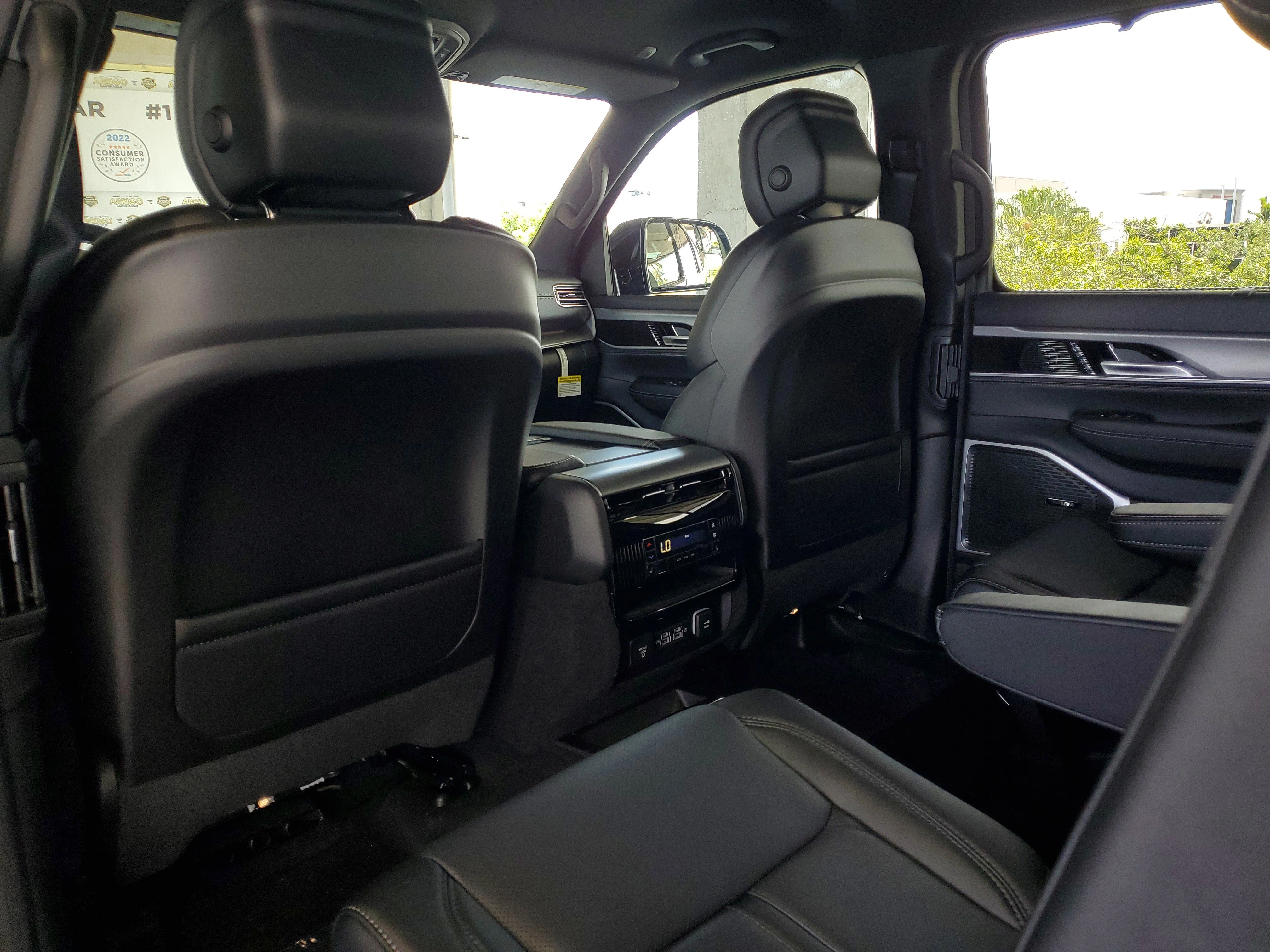 New 2026 Baltic-Gray Metallic Clear-Coat Exterior Paint Jeep Limited Altitude image 9