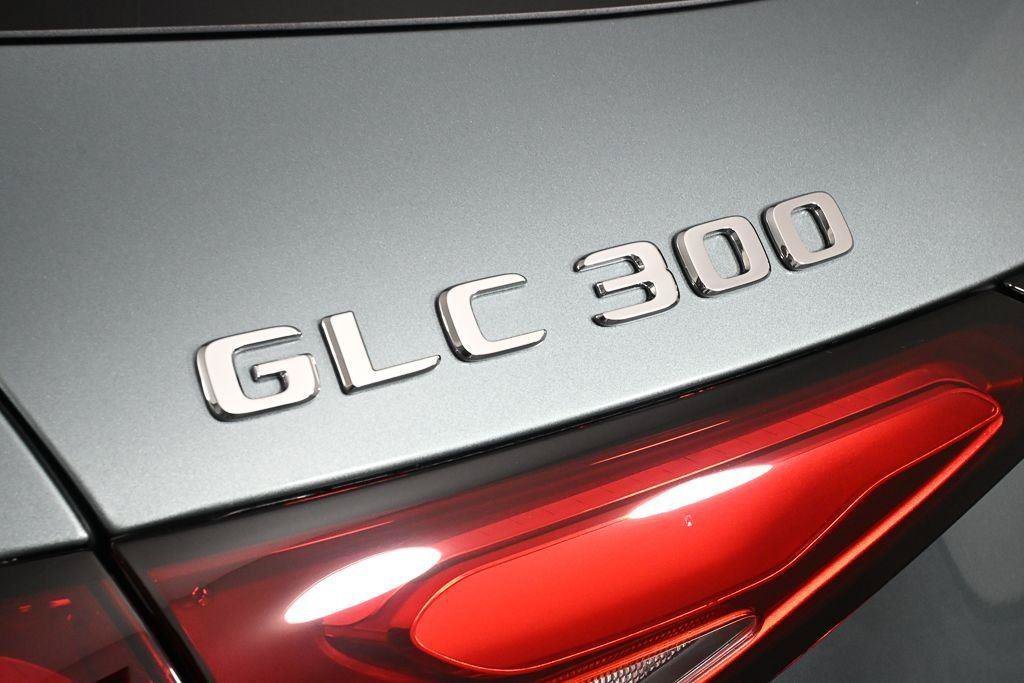 New 2026 Verde Silver Metallic Mercedes-Benz GLC 300 image 64