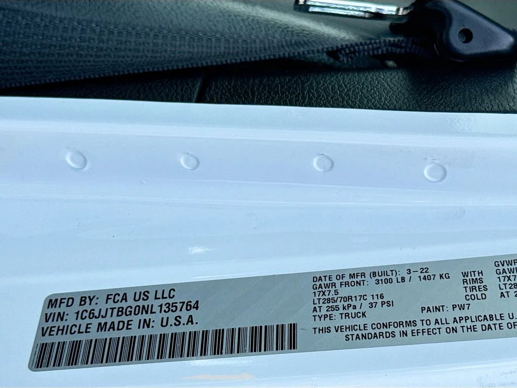 Used 2022 Bright White Clearcoat Jeep Rubicon image 32