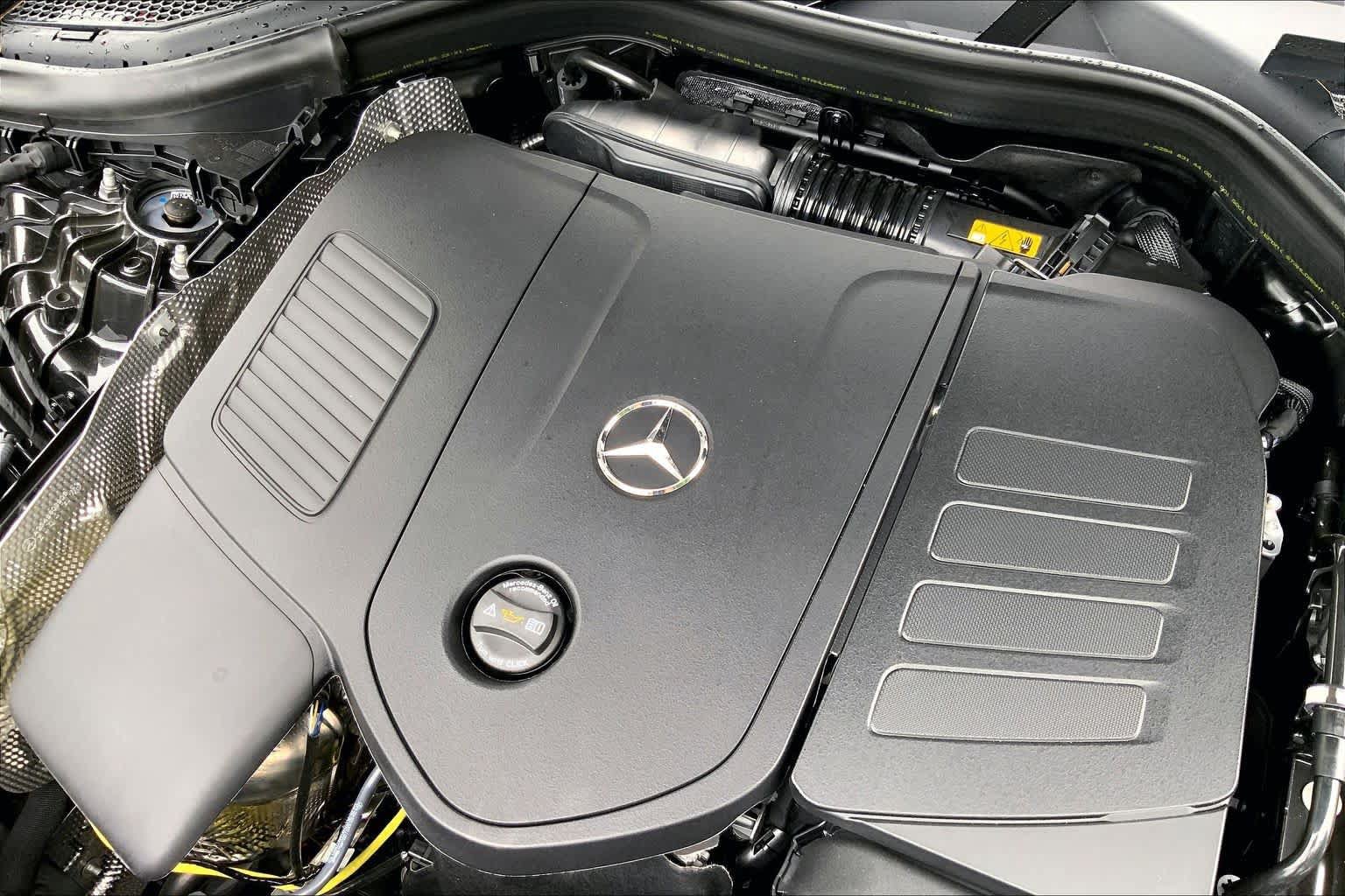 New 2026 Graphite Grey Metallic Mercedes-Benz GLC 300 image 27
