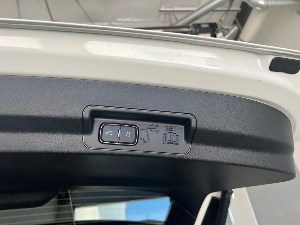 New 2026 Star White Metallic Tri-Coat Ford Tremor® image 42