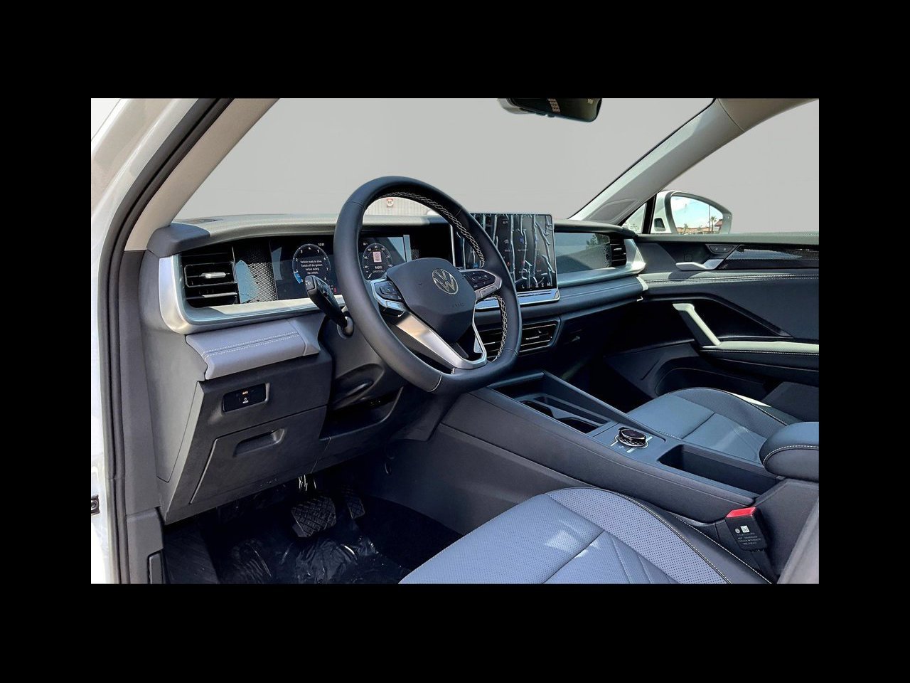 New 2026 Pure White Volkswagen 2.0T SE image 18