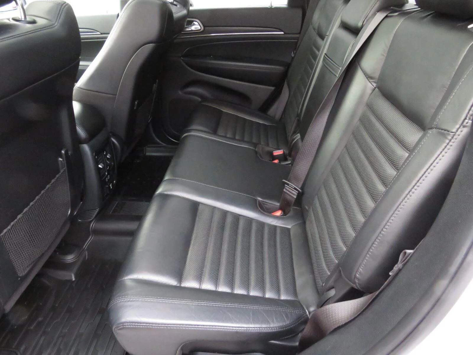 Used 2020 Bright White Clea Jeep Limited X image 23