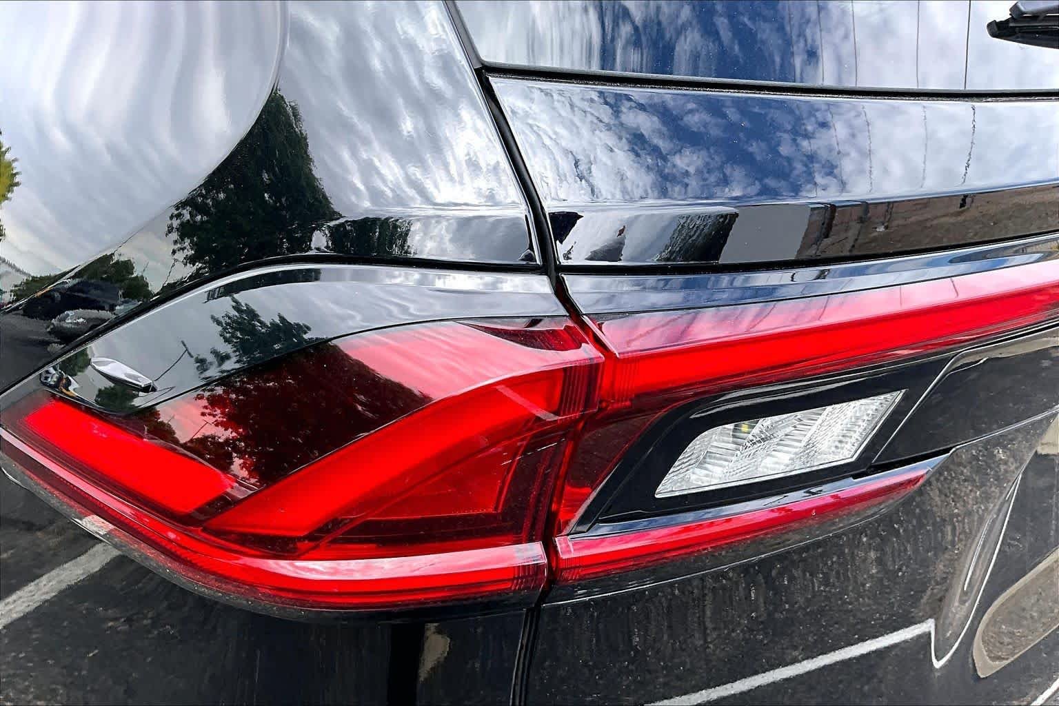 Used 2025 Midnight Black Metallic Toyota XLE image 25