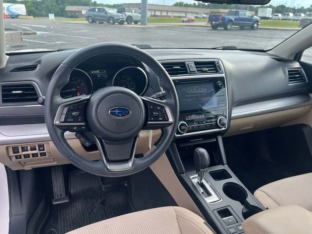Used 2018 White Subaru 2.5i Premium image 9