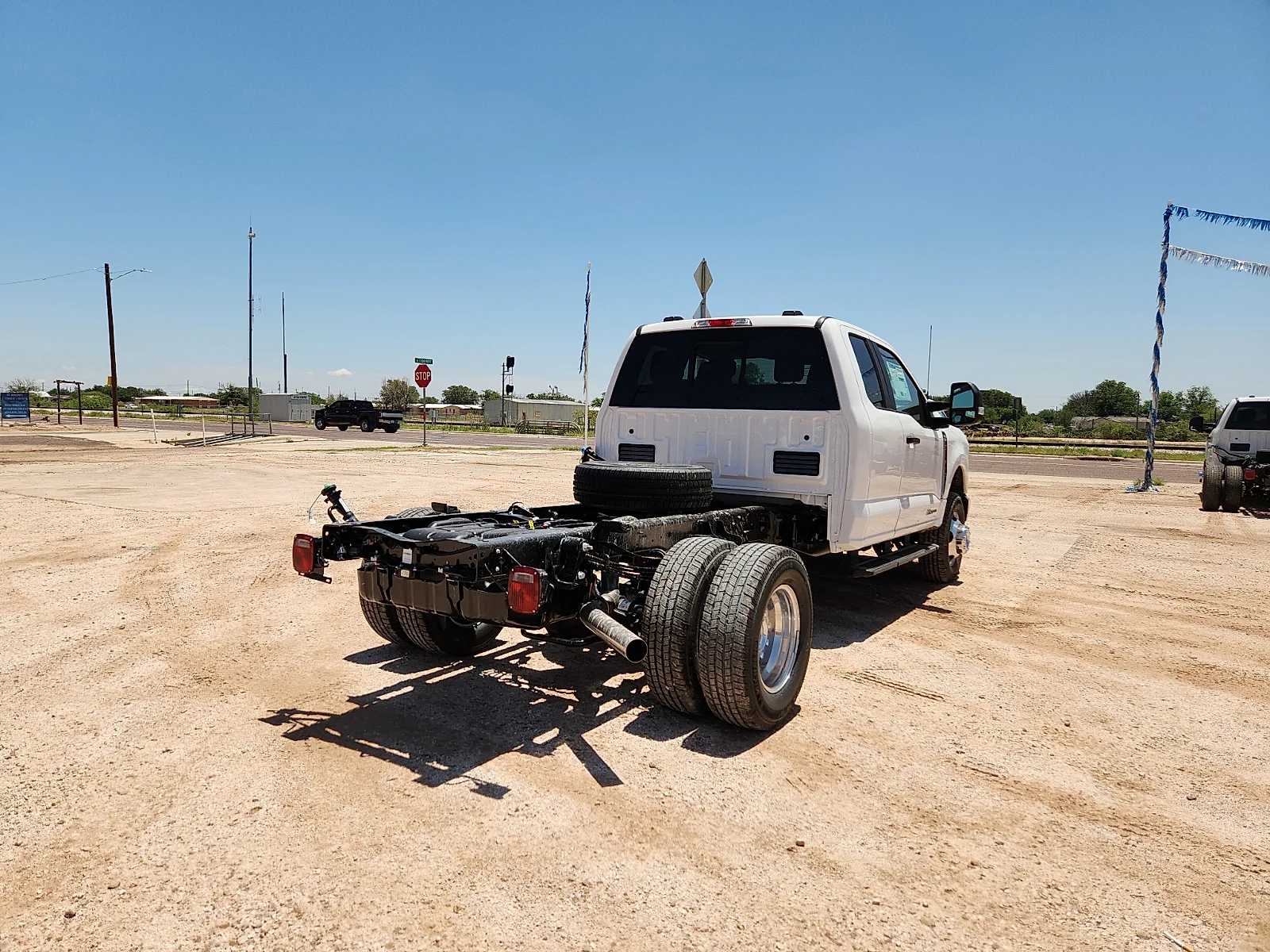 New 2026 Oxford White Ford F-350® XL image 7