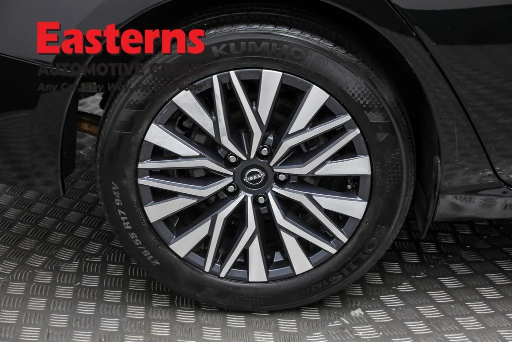 Used 2024 Black Nissan 2.5 SV image 28