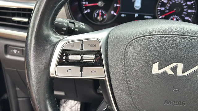 Used 2022 Black Kia SX image 23