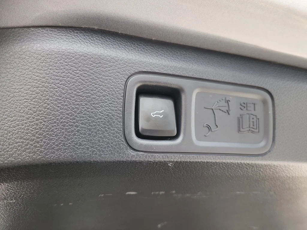 Used 2024 Silver Ford Limited image 15