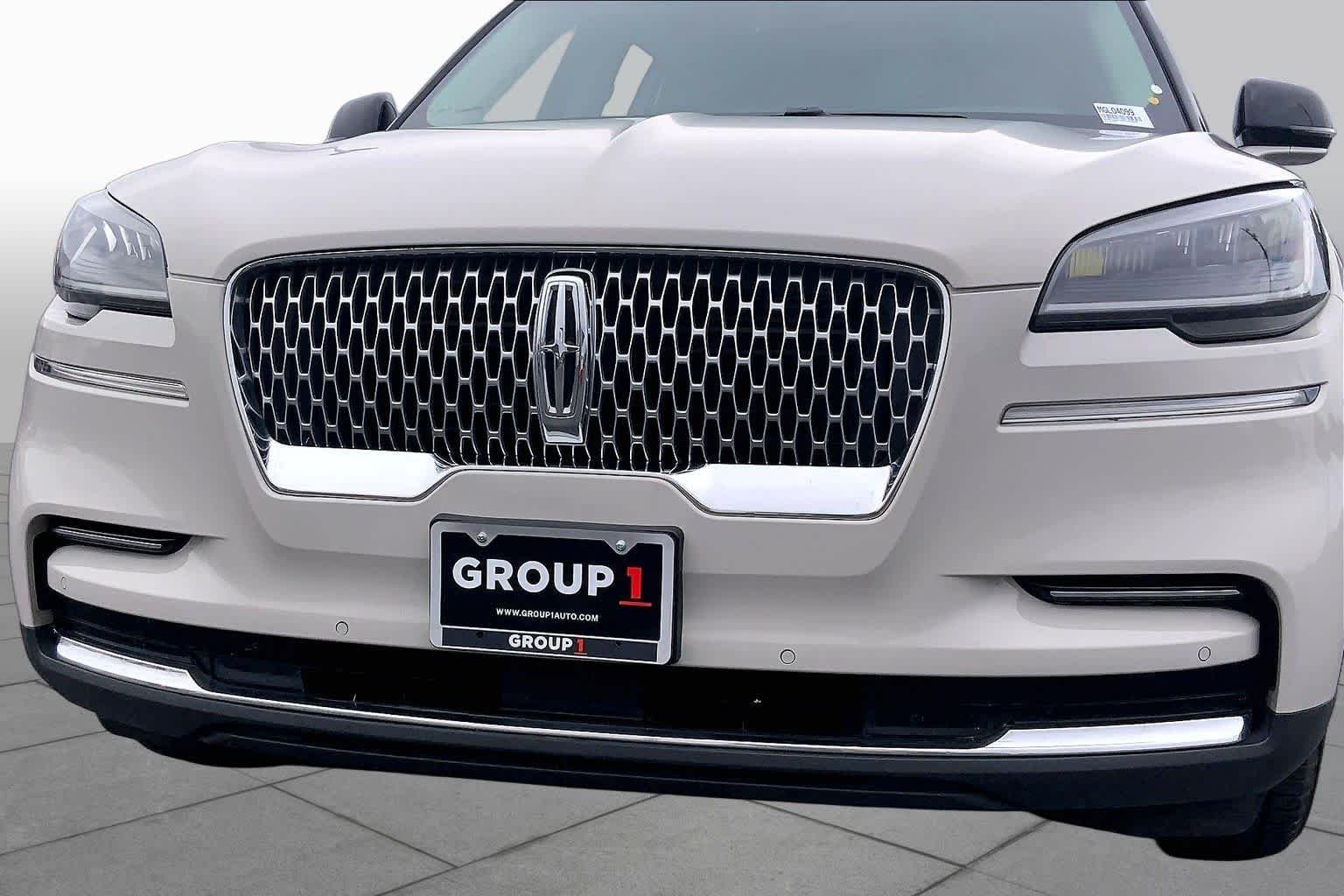 Used 2021 Ceramic Pearl Lincoln Standard image 30