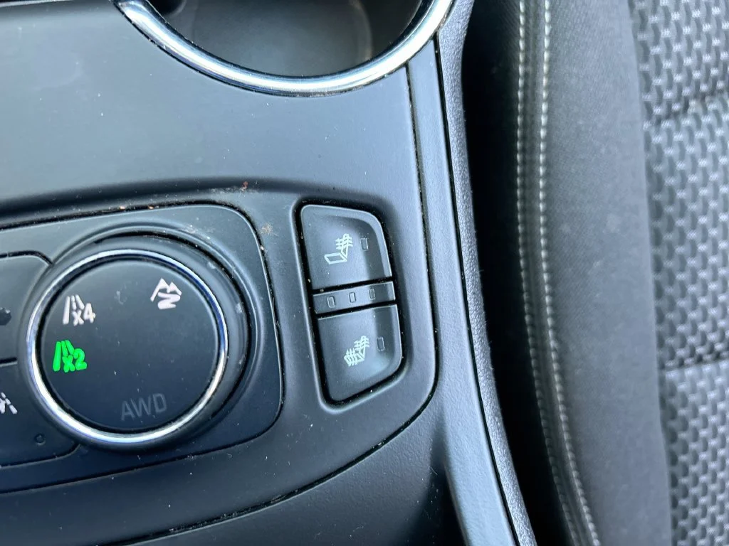 Used 2024 Sterling Metallic GMC SLE image 30