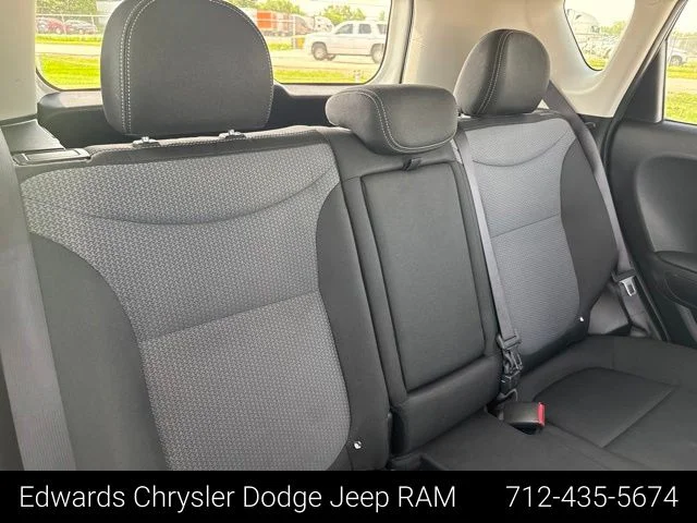 Used 2019 White Kia Plus image 33