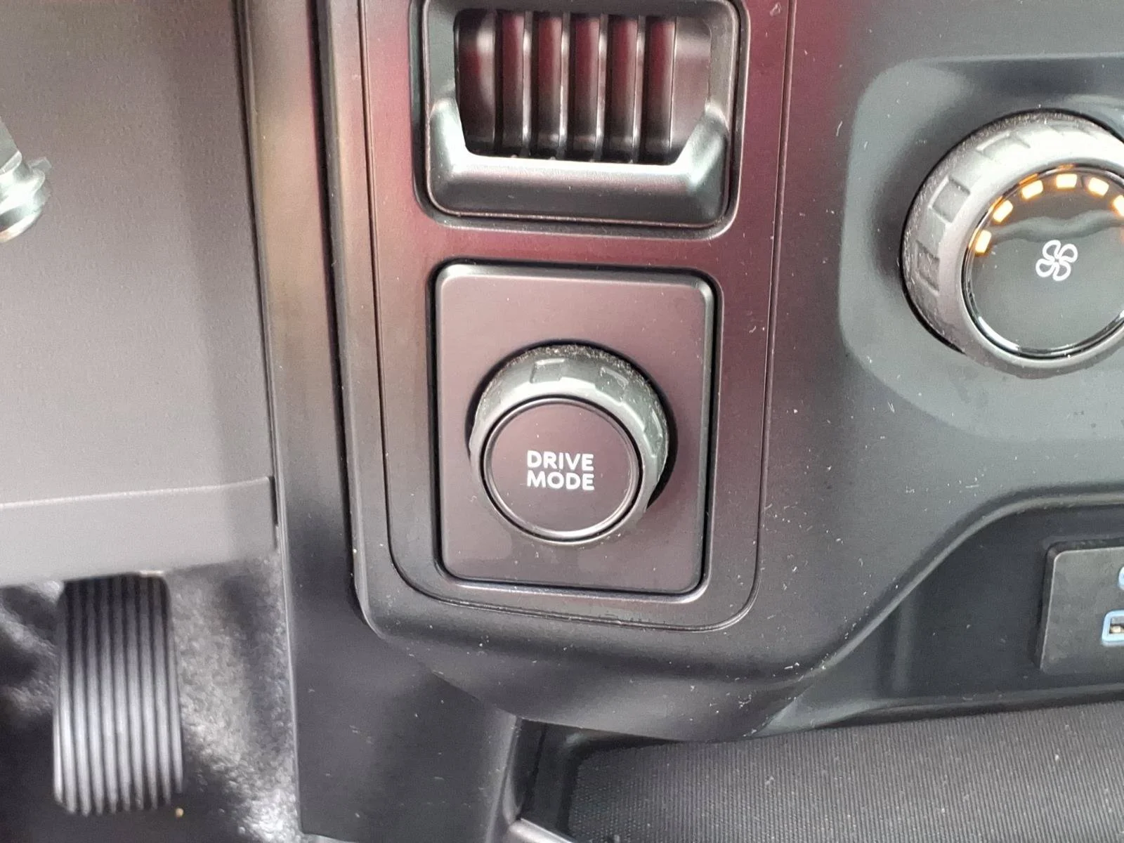 Used 2023 Oxford White Ford XL image 16