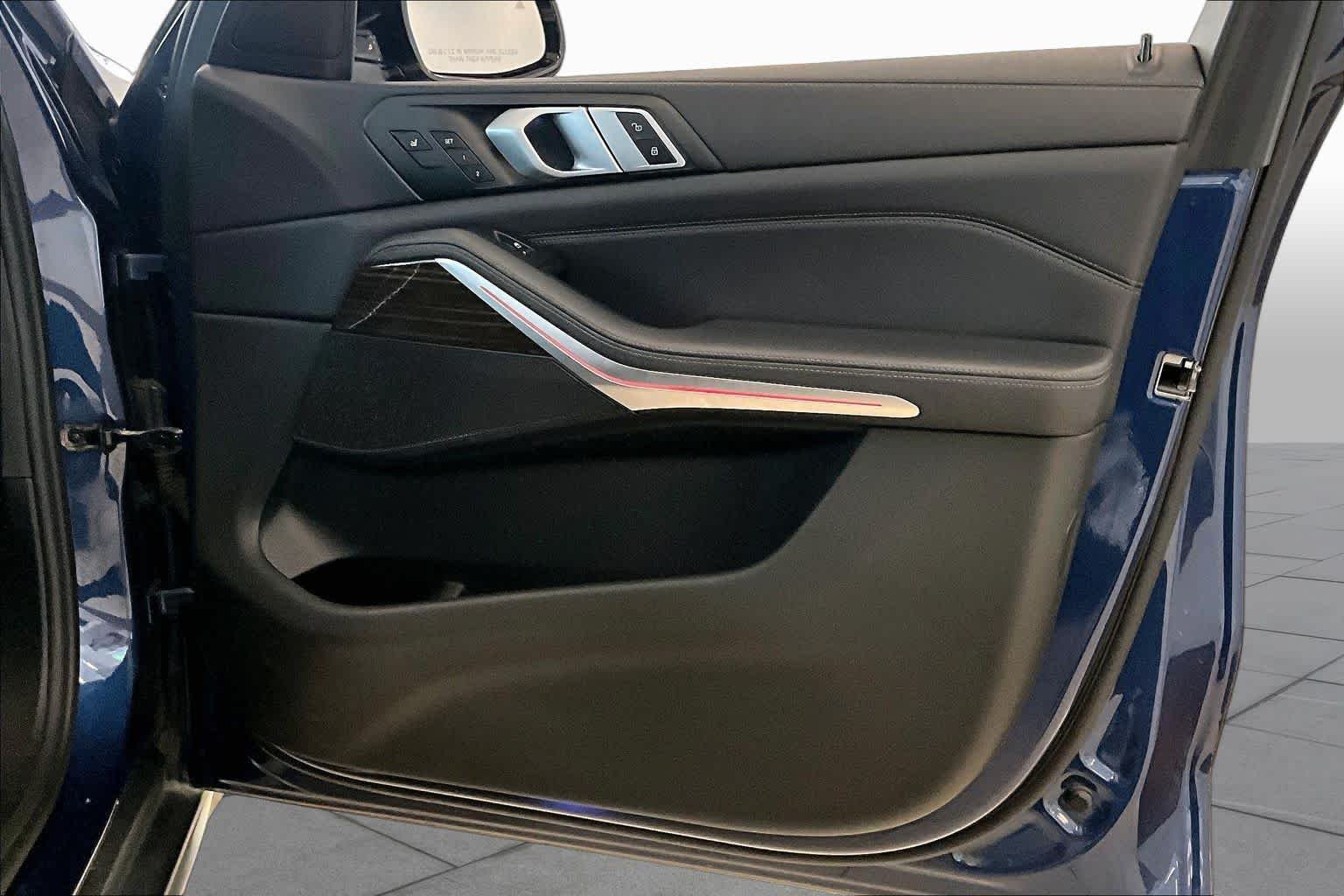 Used 2019 Phytonic Blue Metallic BMW xDrive40i image 22