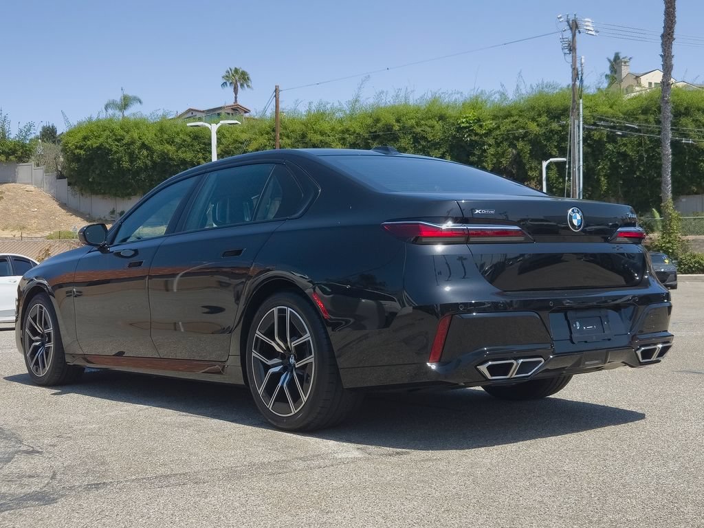 Used 2024 Black Sapphire Metallic BMW 760i xDrive image 25