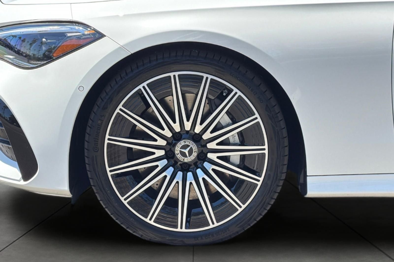 New 2026 Polar White Mercedes-Benz CLE 450 image 3