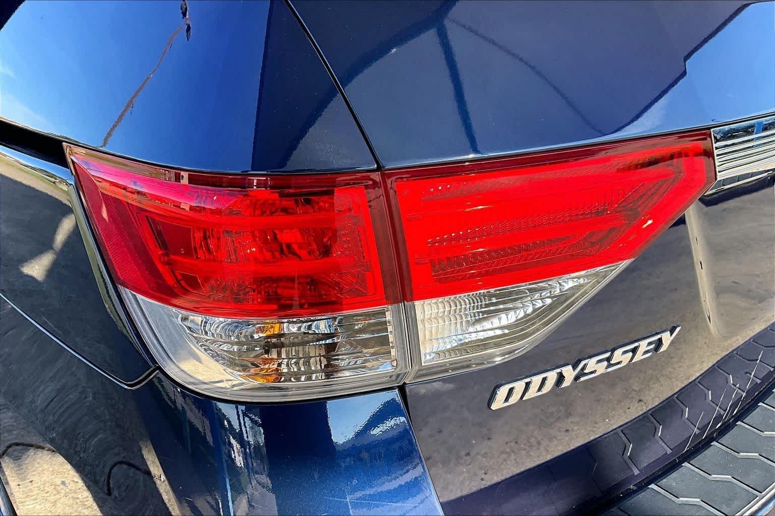 Used 2016 Obsidian Blue Pearl Honda EX-L image 28